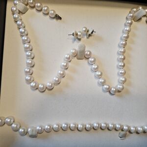 Elegant Pearl Necklace and Earring Set